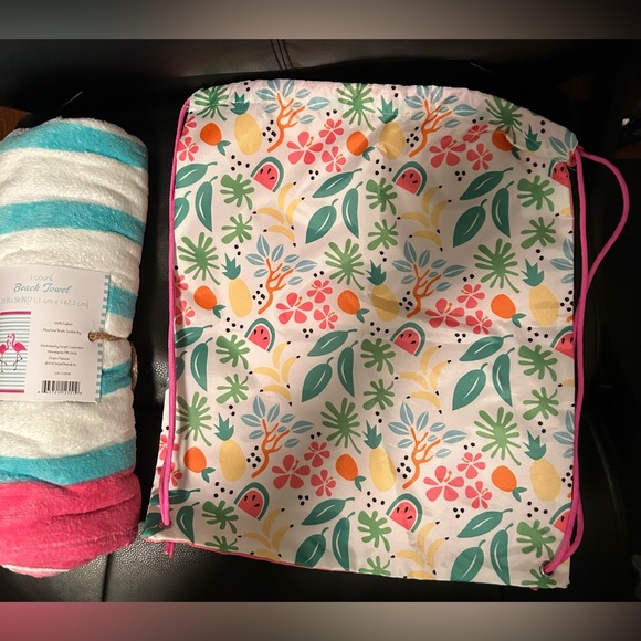 Brand new with tags two piece beach towel set with sling bag in pink - Picture 3 of 4